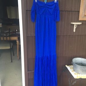 Beautiful, off the shoulder maternity gown.